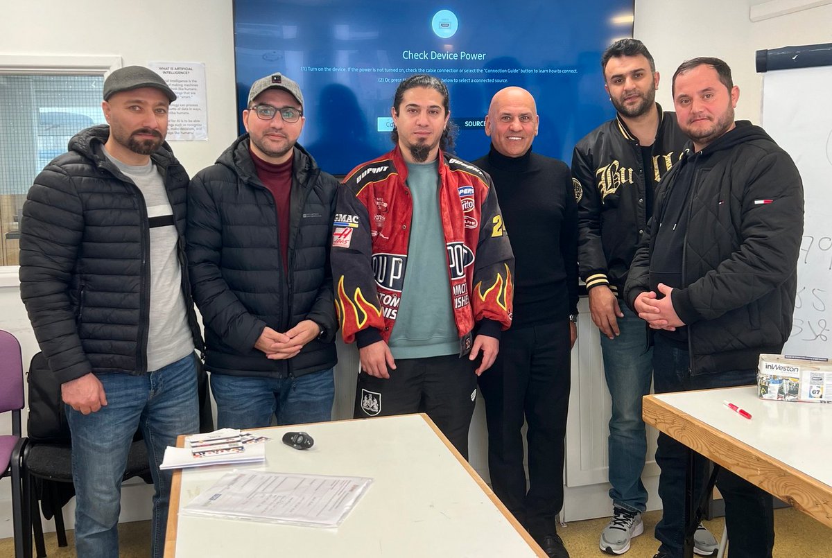 Many thanks to @HiveBizSupport for a really useful workshop on starting a business in the UK for Farsi/Dari speakers.