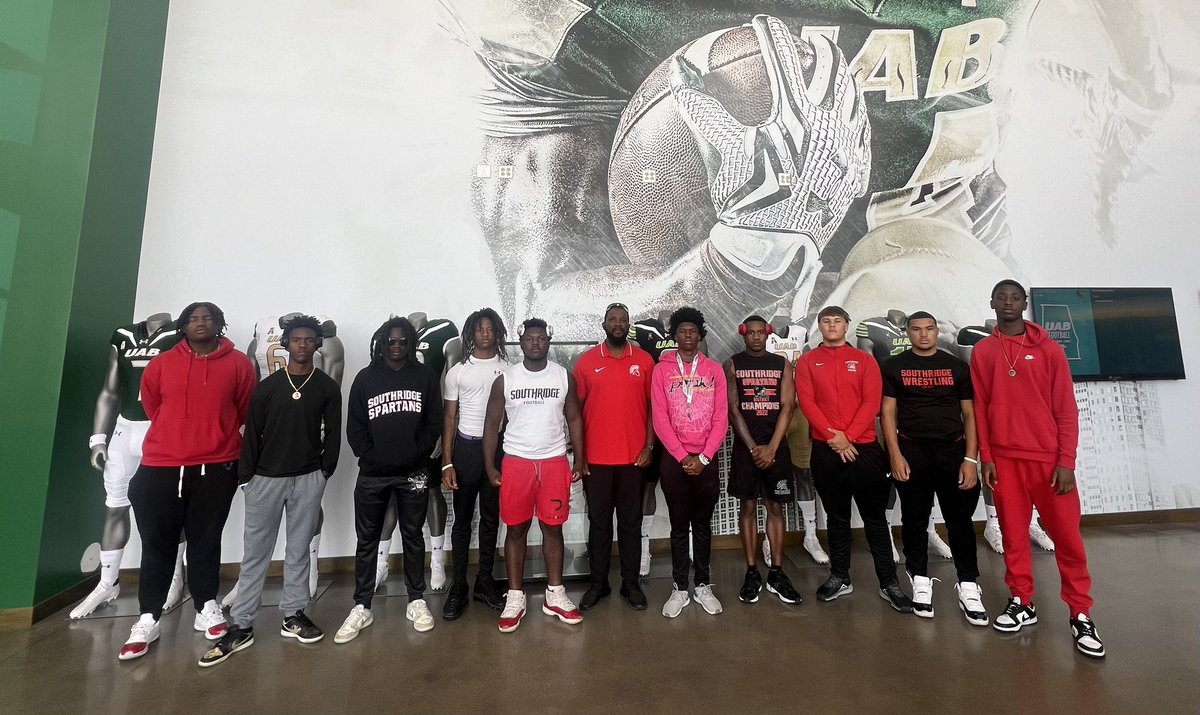 Southridge Football on College Spring Break Visit. Would like to Thank University of Alabama Birmingham. We had outstanding visit and recruiting experience @DilfersDimes @UAB_FB @UAB_Athletics #RidgeUp #CollegeFootball #305 #Blessed #RealStudentAthletes #Recruiting #Highschool