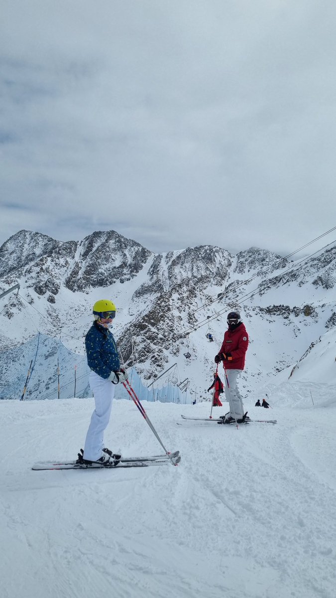 rojo492_'s tweet photo. ⛷️🤍 https://t.co/8SFXQBzfE7