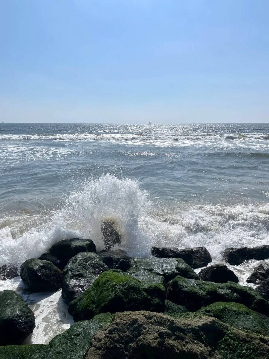 Walking on the beach🌊|||Blow the sea breeze and listen to the waves🌊