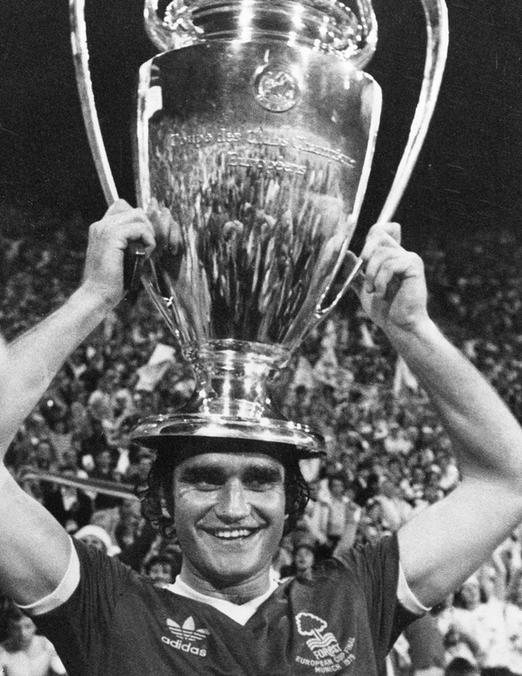 Alex_NFFC's tweet photo. Farewell, Larry Lloyd, and thank you. #nffc #miraclemen https://t.co/PXbg6Vilvb