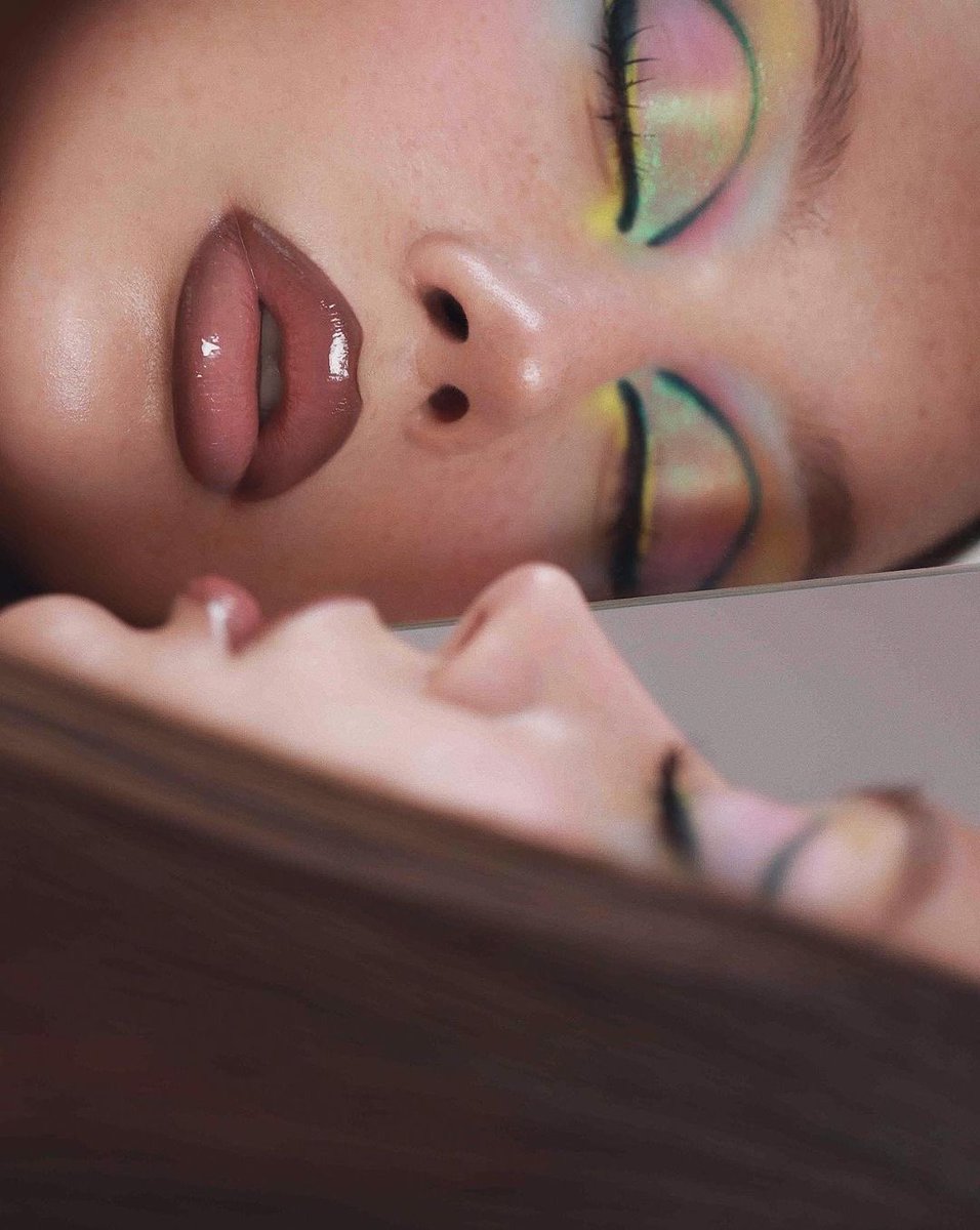 karlacosmetics's tweet photo. MARSHMALLOW DREAMS ✨💚💖🌈
With “Chill” Opal Shadow Potion 

👩🏽‍🎨 @olgadann https://t.co/5ivlPHba9U