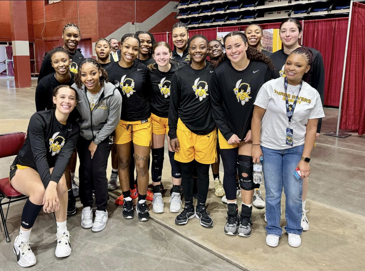 Lady Raiders vs. #6 Shelton St. tonight. Tip-off around 7:45pm. Join us for the free audio stream on YouTube!!  #march #madness  #sweet16