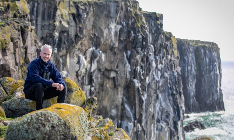 A nice article about my life on the Isle of May was published today in the Courier (local newspaper) as highlighted (which includes a link to the story) on todays Isle of May blog: isleofmaynnr.wordpress.com