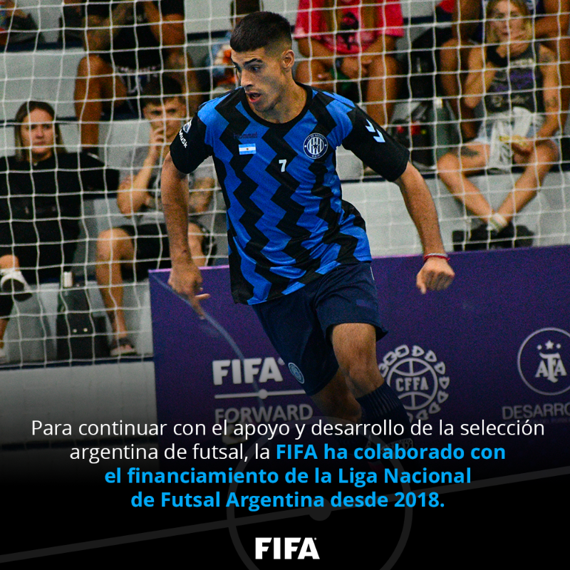 fifacom_es's tweet photo. ¡Impulsando al futsal en Argentina de cara a la #FutsalWC🏆 de este año!
Conoce cómo la FIFA ha apoyado al desarrollo del torneo más federal de la disciplina en el país🇦🇷.
#LNFA #AFADesarrollo 👇🏽