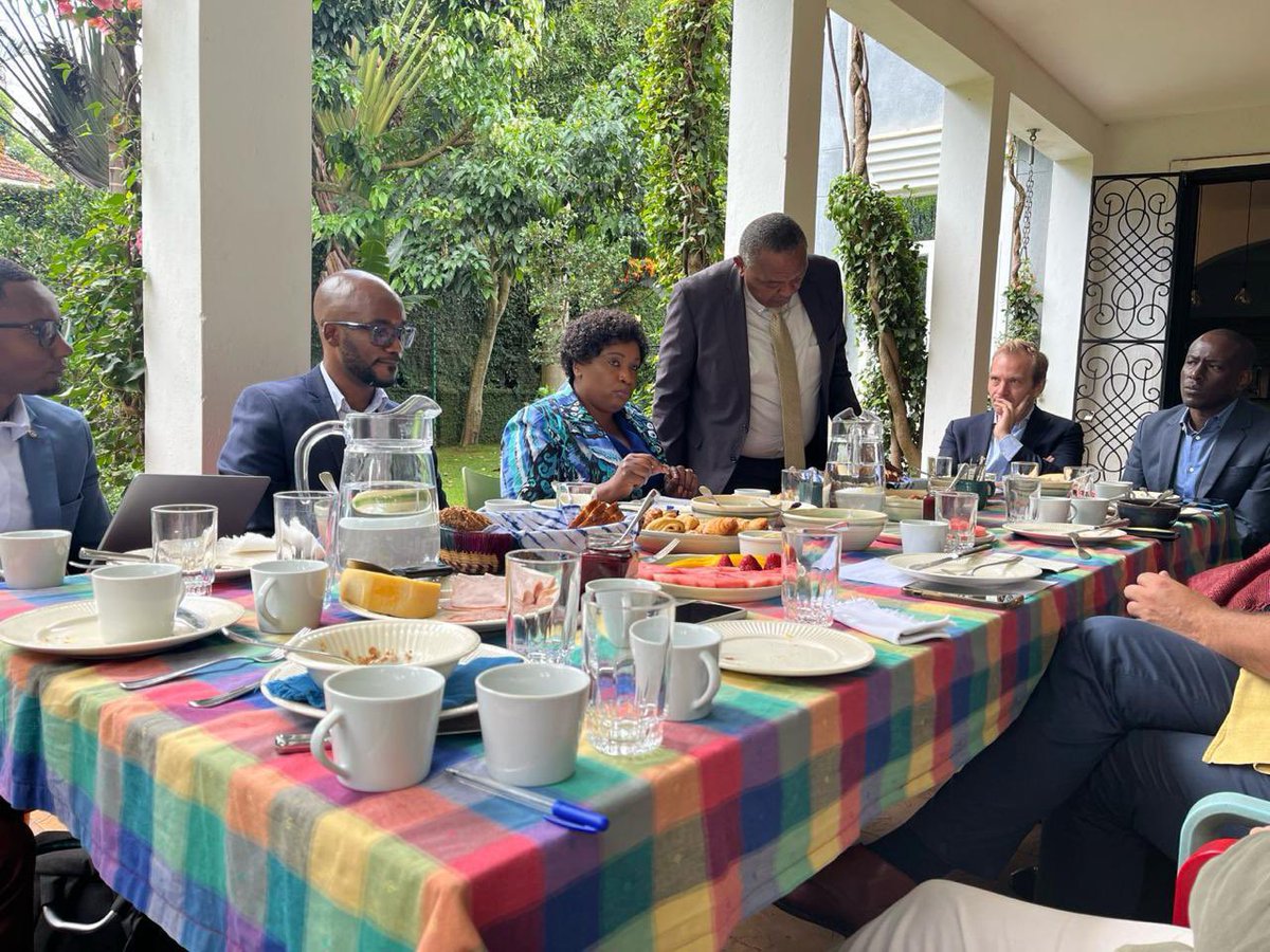 🚀 Today, @NLinKenya, hosted a round-table discussion on opportunities in digitalization. With government, private sector and implementing partners we explored opportunities in this space.  #DigitalTransformation #NetherlandsInKenya 🇳🇱🇰🇪