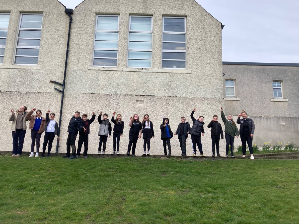 🐣🐰 Happy Easter 🐰🐣

🐣 We hope all of our families and community have a lovely Easter break

💛Thank you to Lumphinnans Community Council for providing all of our pupils with an Easter egg today

🐰 We also had a surprise visit from the Easter bunny with some tasty treats