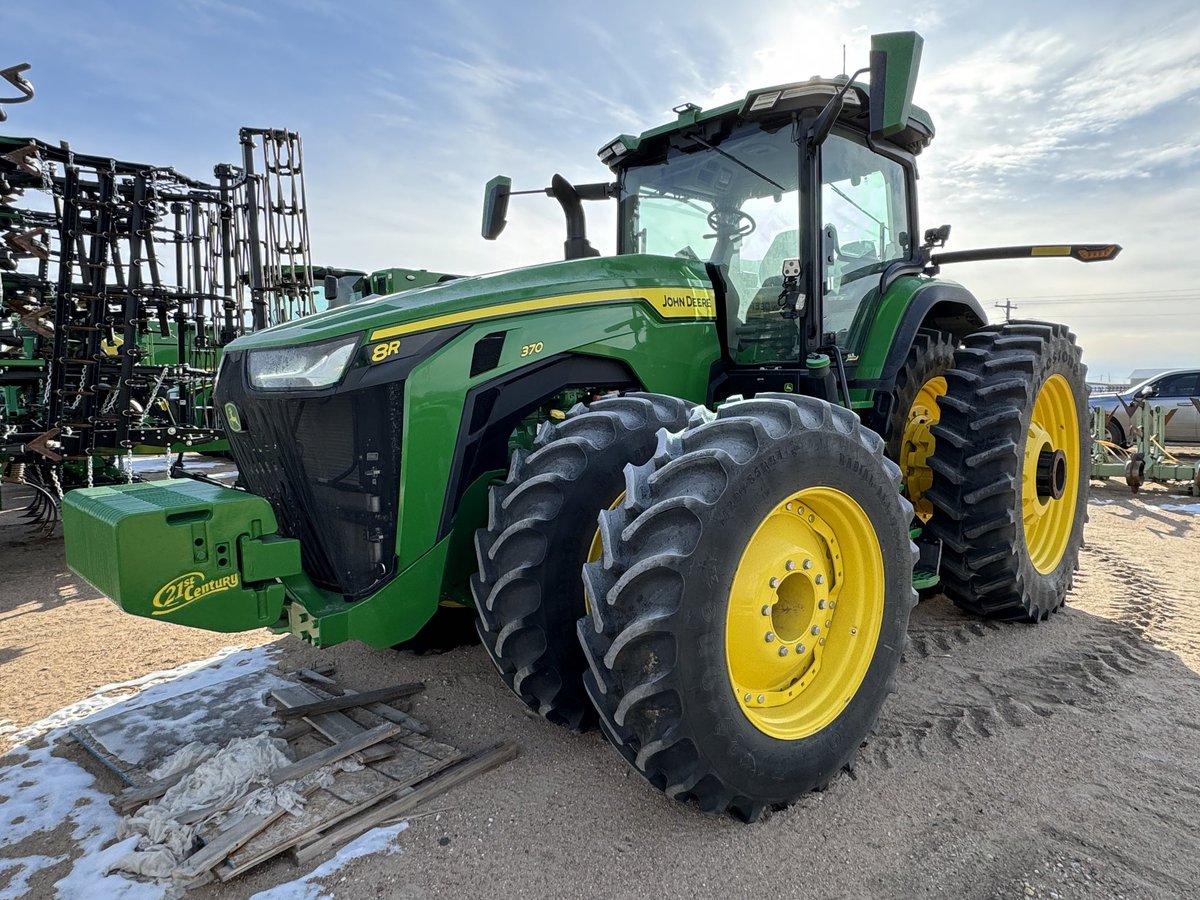 🚨🚨’23 John Deere 8R 370 lease special!!🚨🚨 Loaded up rigs under 200 hours, like new, ready to roll. TERMS: 5yr/300hr lease…..under $50k payment…..100% walk away…..simple deal!!!