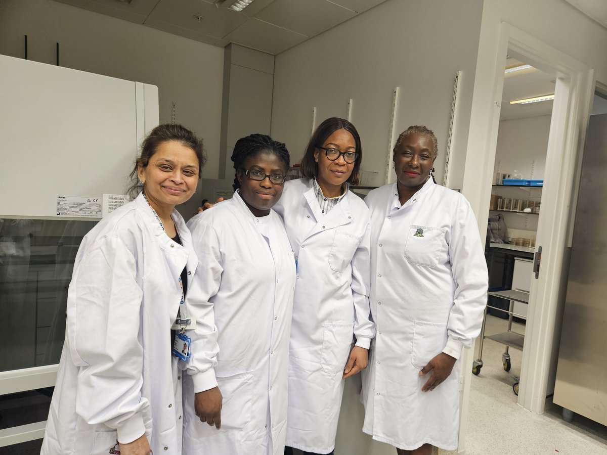 As part of our training, pharmacists have to learn about microbiology. Today the pharmacy micro team @NHSBartsHealth taught me about strategies needed to comply with the latest @MHRAgovuk requirements for good manufacturing practice #Pharmacy24 #backtoschool @PharmTej