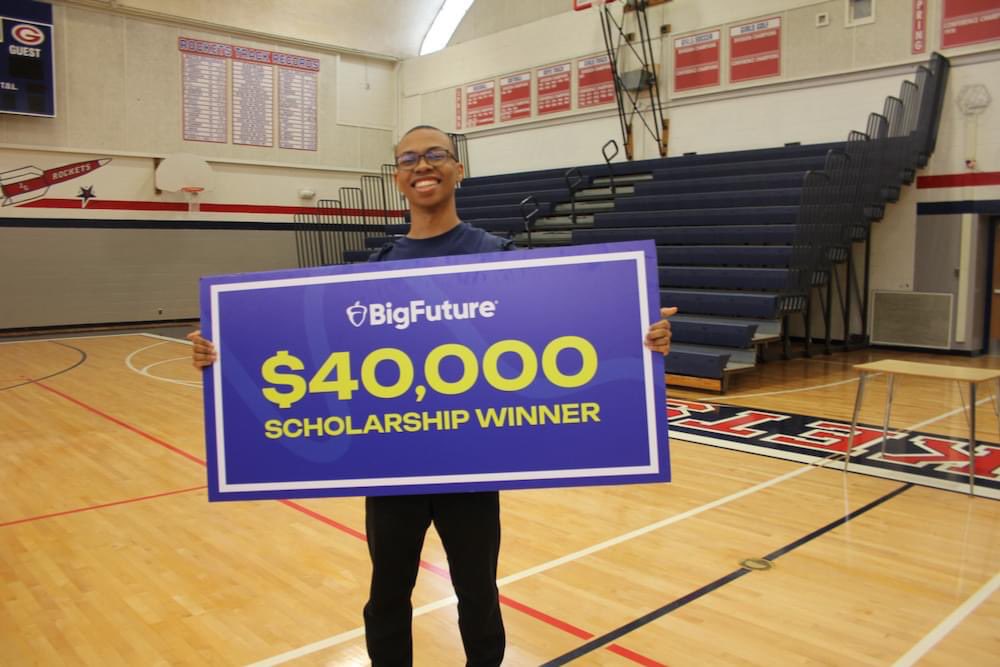 🎉 Congratulations to Jamir Johnson, a John Glenn High School senior, who earned a $40,000 scholarship for completing key steps on @myBigFuture to help plan, prepare, and pay for college and a career!

#GreatFuturesStartRightHere