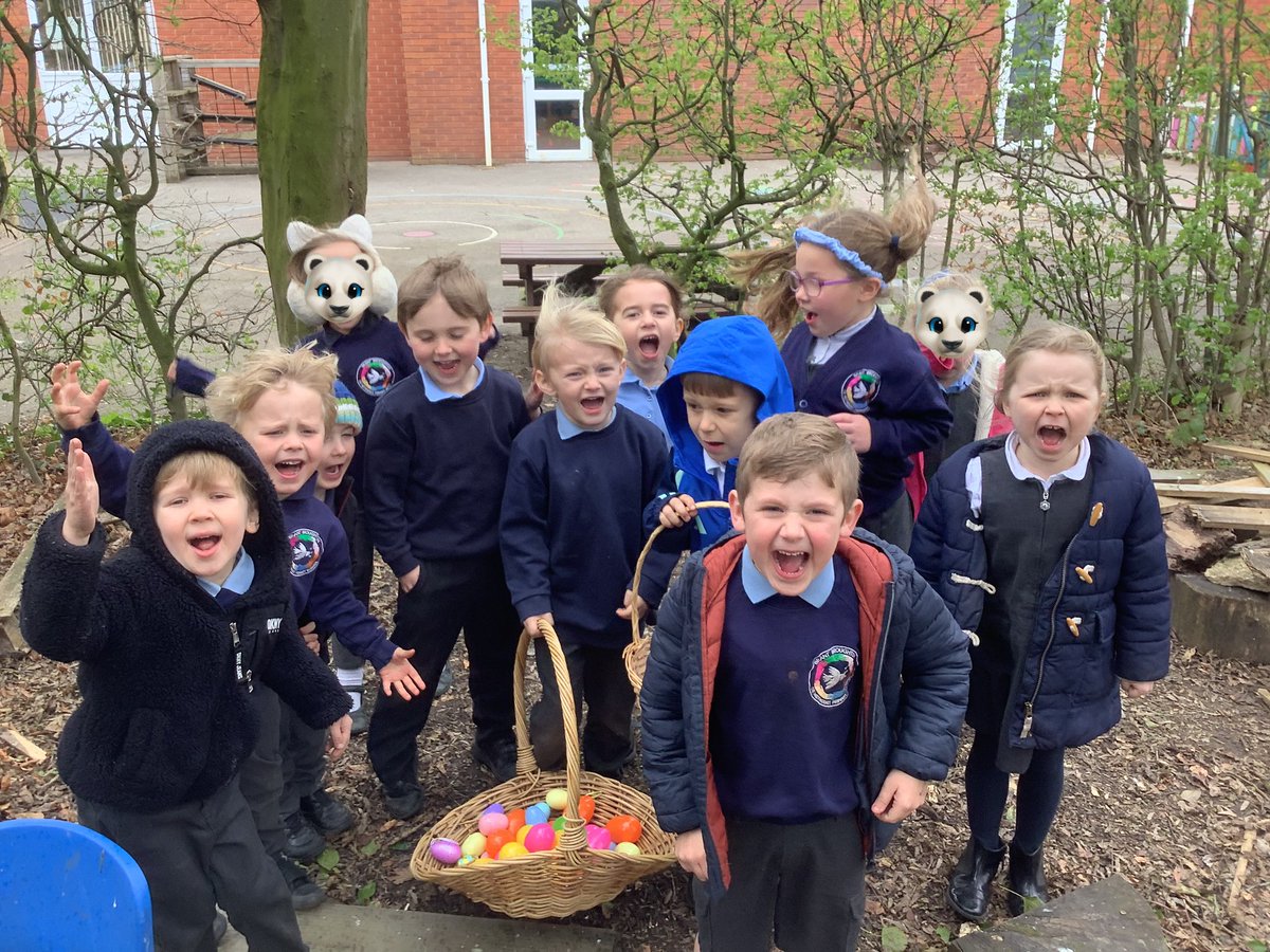 ClassPolarBears's tweet image. The Polar Bears really enjoyed their Easter egg hunt this afternoon 🥚 🐣what a lovely end to a lovely term 🐻‍❄️