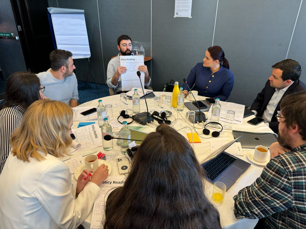 Hace unas semanas nuestra vicepresidenta <a href="/DanielaChacon/">Daniela Chacón-Mendoza</a> tuvo la gran oportunidad de participar en el Taller de intercambio de pares sobre Gobernanza de las Nuevas y Emergentes Tecnologías Digitales en Nairobi, Kenia.