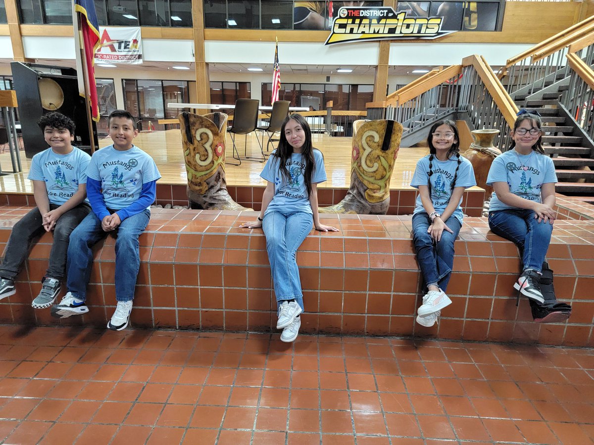 @PasodaleLibrary (@paseslibrary) on Twitter photo YISD Bluebonnet event was sooooo fun!
Our Mustangs worked together to show their reading skills 📚 💙 <a href="/YISDLibServices/">YISD Library Services</a> <a href="/YsletaISD/">Ysleta ISD</a> <a href="/PASESYISD/">Pasodale Mustangs</a> #battleofthebluebonnets YISD Bluebonnet event was sooooo fun!
Our Mustangs worked together to show their reading skills 📚 💙 <a href="/YISDLibServices/">YISD Library Services</a> <a href="/YsletaISD/">Ysleta ISD</a> <a href="/PASESYISD/">Pasodale Mustangs</a> #battleofthebluebonnets