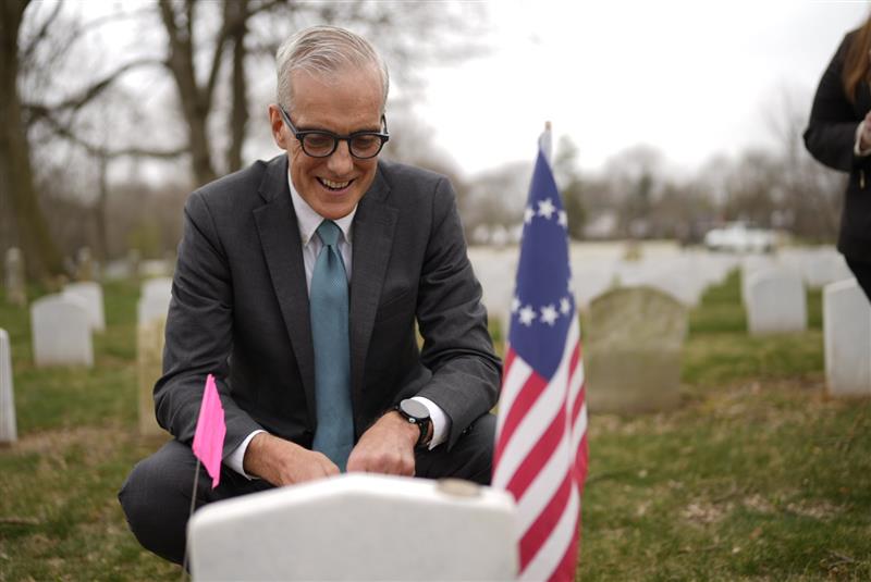 When a Veteran passes away, it's our job to provide them with a lasting resting place that honors their service. One of the places we do that is Mount Moriah National Cemetery in Pennsylvania, which I got a chance to visit yesterday. We at VA are proud to honor these heroes.