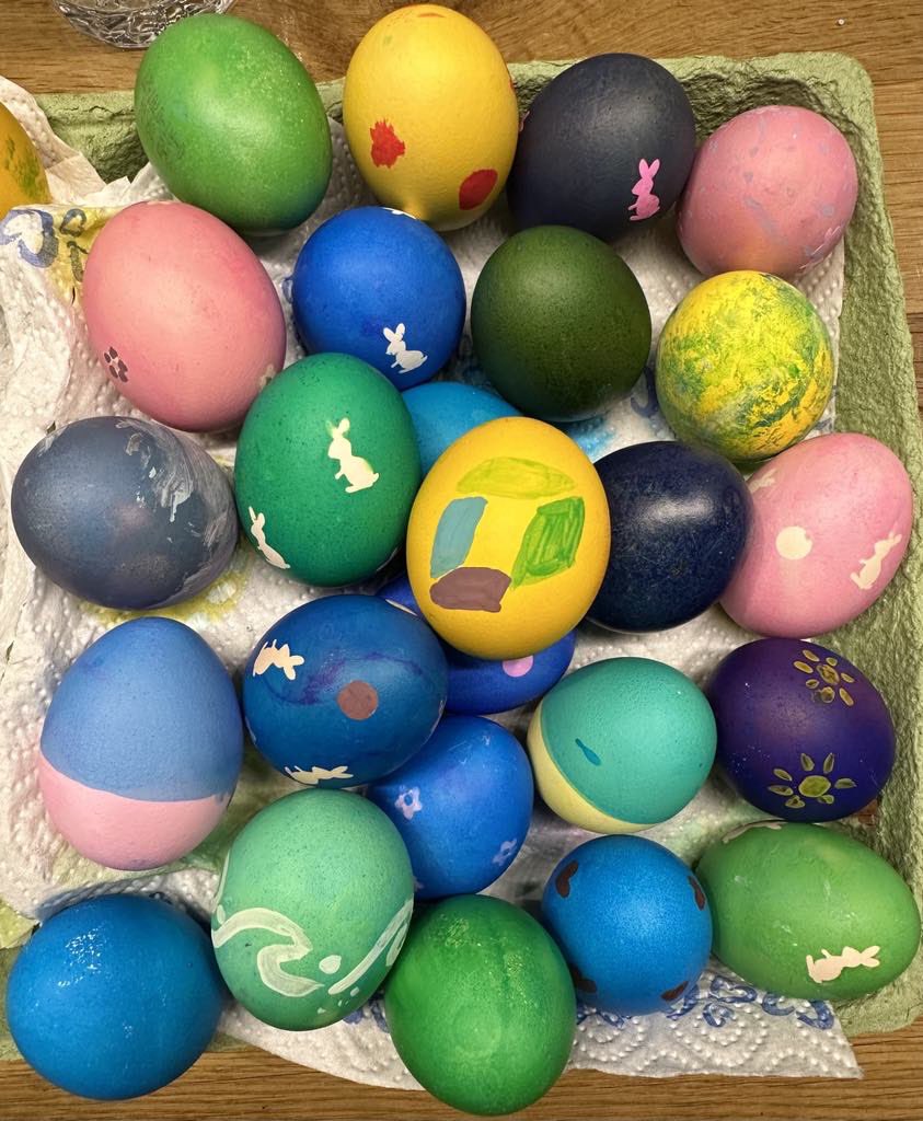 #dynatracelife #dynatrace easter is coming and my awesome wife decorated one of the eggs with our @Dynatrace logo. Happy Eierpecken!!!!