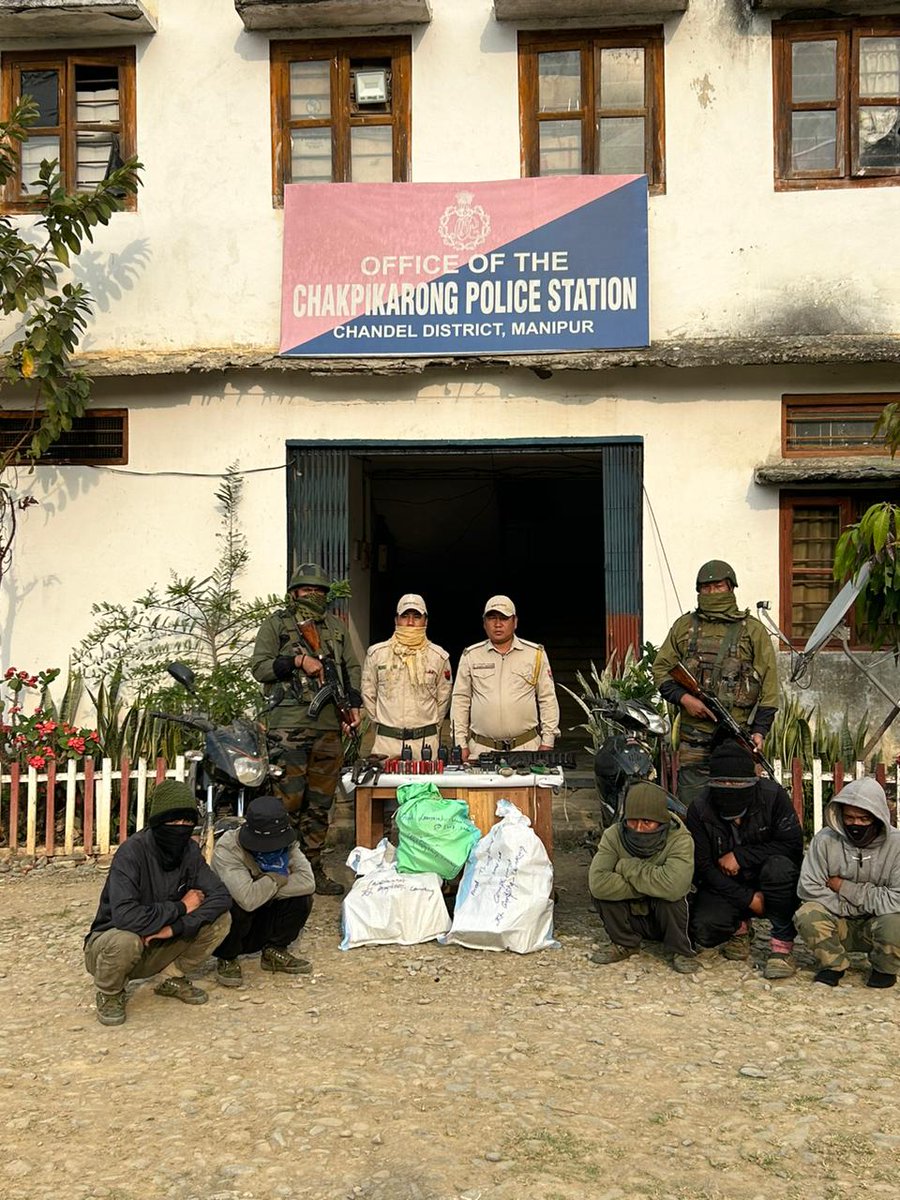 manipur_police's tweet photo. On 27.03.2024, Security Forces arrested 05 (five) individuals from ‘Y ‘-Junction under Chakpikarong PS, Chandel District who were identified as i. Thangkholal Haokip (44 yrs), ii. Manglenthang Touthang (30 yrs), iii. Letkhogin Touthang (50yrs), iv. Lamminlun Haokip (22 yrs) and v. Chungkhohou Khongsai (38 yrs). Further, from their possession, the following items were recovered:
220 nos. of Soap Cases of suspected No. 4 Heroin, 1 (one) 9 mm Pistol with Magazine, 31 (thirty-one) live ammunitions, 2 (two) Single Barrel 12-Bore Gun, 1 (one) Walkie Talkie, 4 (four) Dah/ Khukri, 2 (two) mobile phones, 2 (two) 2-wheeler vehicles and 3 (three) identity documents.
A case has been registered for further investigation.
