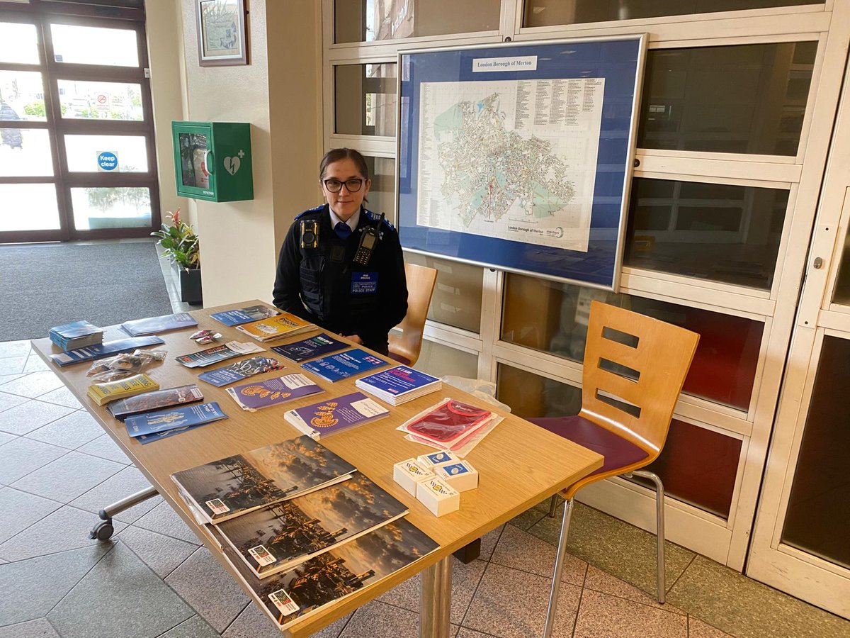 MPSRavensbury's tweet photo. Officers from Ravensbury, St Helier &amp; Canon Hill took part in Safer Businesses Action Day  @MPSStHelierVW
@MPSCannonHill 
@MPSMerton https://t.co/8H0yeCQtTh
