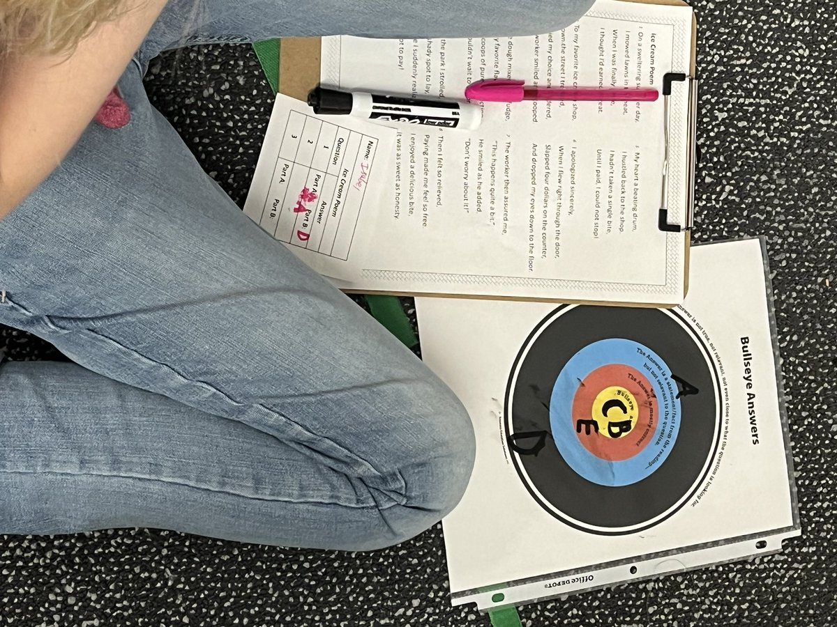 hlykkewi's tweet photo. Using the Bullseye Strategy when answering questions about a poem-partner discussion when faced with several possibilities @NorrisElem @MissVioli https://t.co/FzO5luJS1J
