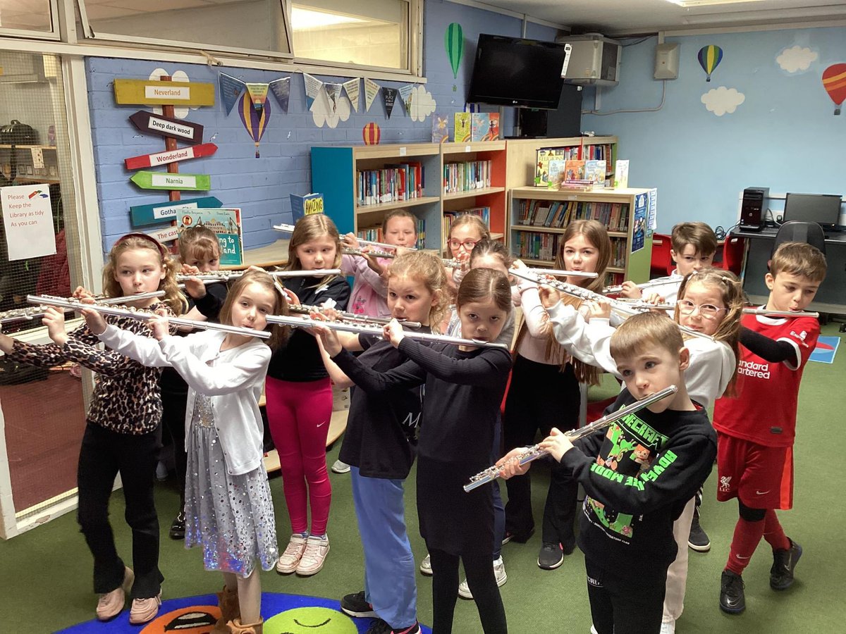 Well done to our first group of Y3 flute players who performed brilliantly this morning.