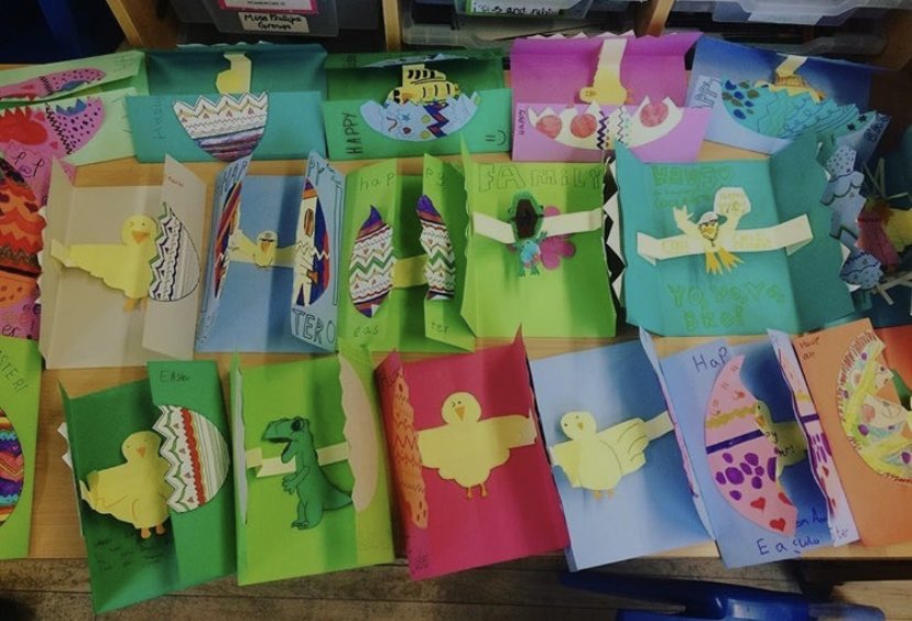 Happy Easter break teacher friends! Here’s some cute Easter card ideas for parents over the long weekend. We did these in ‘crafty card club’ a while back! #eastercrafts #EasterWeekend #craftsforkids