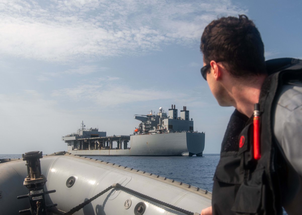 USS Hershel “Woody” Williams (ESB 4) transits through the Gulf of Guinea.

Hershel “Woody” Williams is on a scheduled deployment in the U.S. Naval Forces Africa/SixthFleet area of operations to defend U.S., Allied and partner interests.

📸: MC2 Ethan Jaymes Morrow