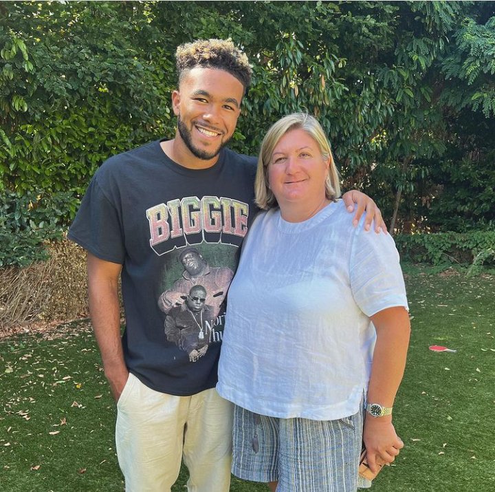 Reece James with his Mum. 💙