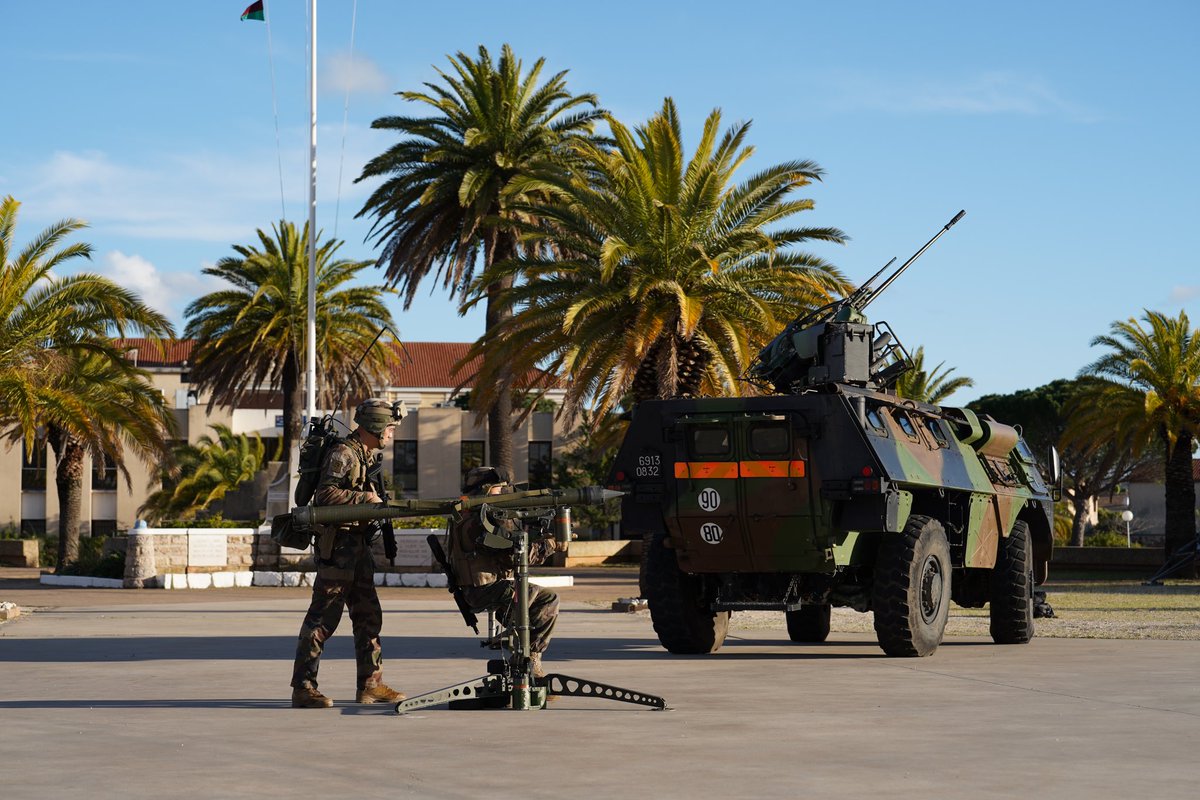 Très honoré d’avoir pu accueillir en zone Sud, et plus particulièrement au <a href="/54eRA/">54eRA</a>, <a href="/SebLecornu/">Sébastien Lecornu</a> et le <a href="/CEMAT_FR/">Chef d'état-major de l'armée de Terre</a>. Garant de nos capacités opérationnelles en matière de défense sol-air, le Mistral est un missile utilisé aussi bien par l’<a href="/armeedeterre/">Armée de Terre</a> que la <a href="/marinenationale/">Marine nationale</a>.