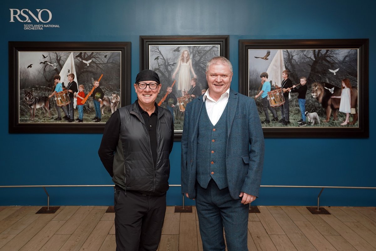 A wonderful afternoon unveiling 'A Portrait of Music', in collab with @RSNO To everyone who would like to know more on this, please sign up for my newsletter - the full story will be shared tomorrow. gerardmburnscollections.com/pages/newslett… 📸 Stewart Attwood #RSNO #WarRequiem