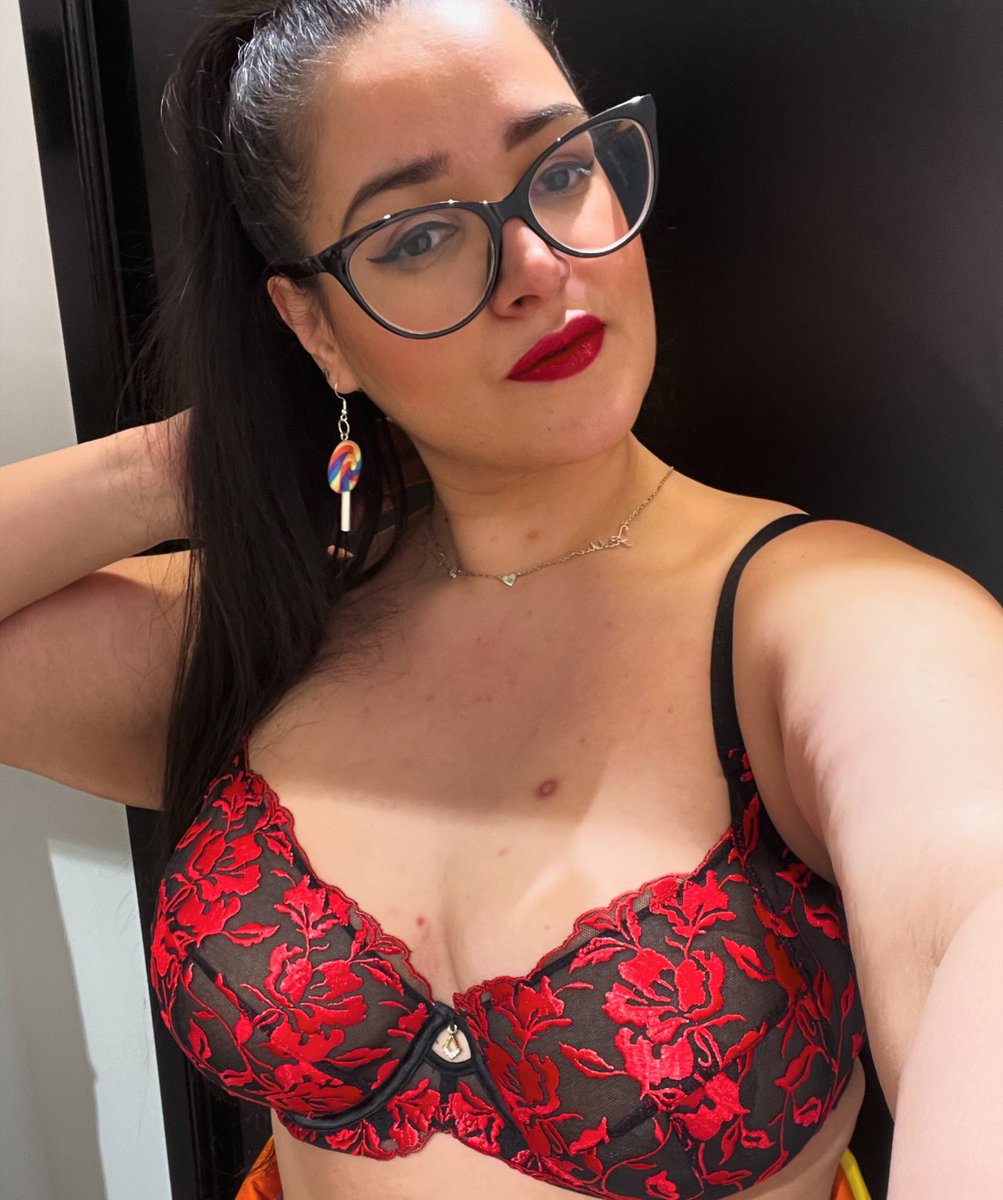 Absolutely love this stunning Lingerie I brought from @AnnSummers today! Thank you to the amazing Shona for your help! 💋✨

#blogger #lingerieblogger #lingerie #plussizelingerie #plussizeblogger #plusize #psblogger #bodypositivity #annsummers #northamptonblogger #northampton