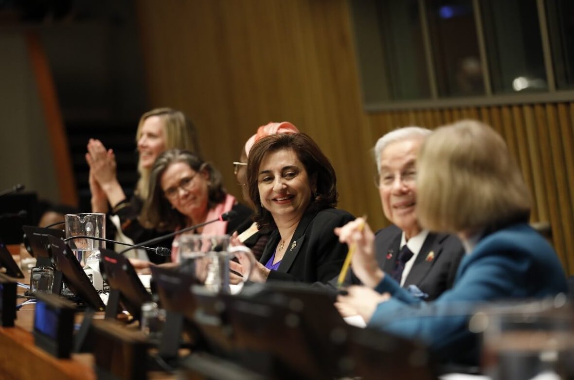 ONUMX's tweet image. Finalizada la 68ª sesión de la #CSW68, los Estados miembros de la ONU se comprometieron firmemente a reforzar la financiación y las instituciones para erradicar la pobreza de las mujeres y las niñas.
➕ info en: bit.ly/3TySbCo

Vía @onumujeresmx