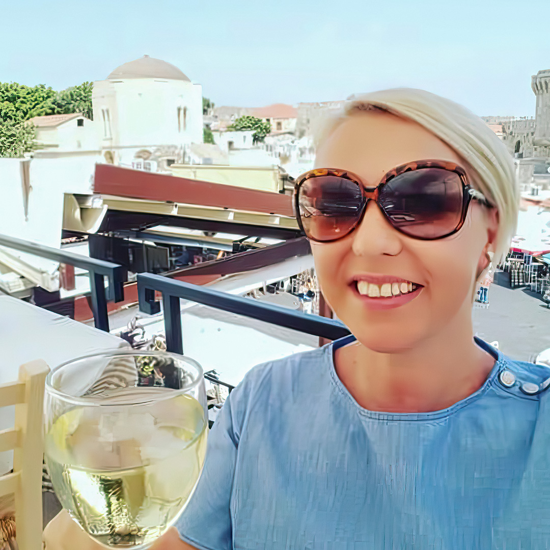 Continuing our celebration of #InternationalWomensDay and #WomensHistoryMonth, we are spotlighting Leia Rose, one of our amazing Assistant Cruise Directors at #OceaniaCruises. Learn about her start in the travel industry, travel inspirations & more. - bit.ly/3vsQSwL