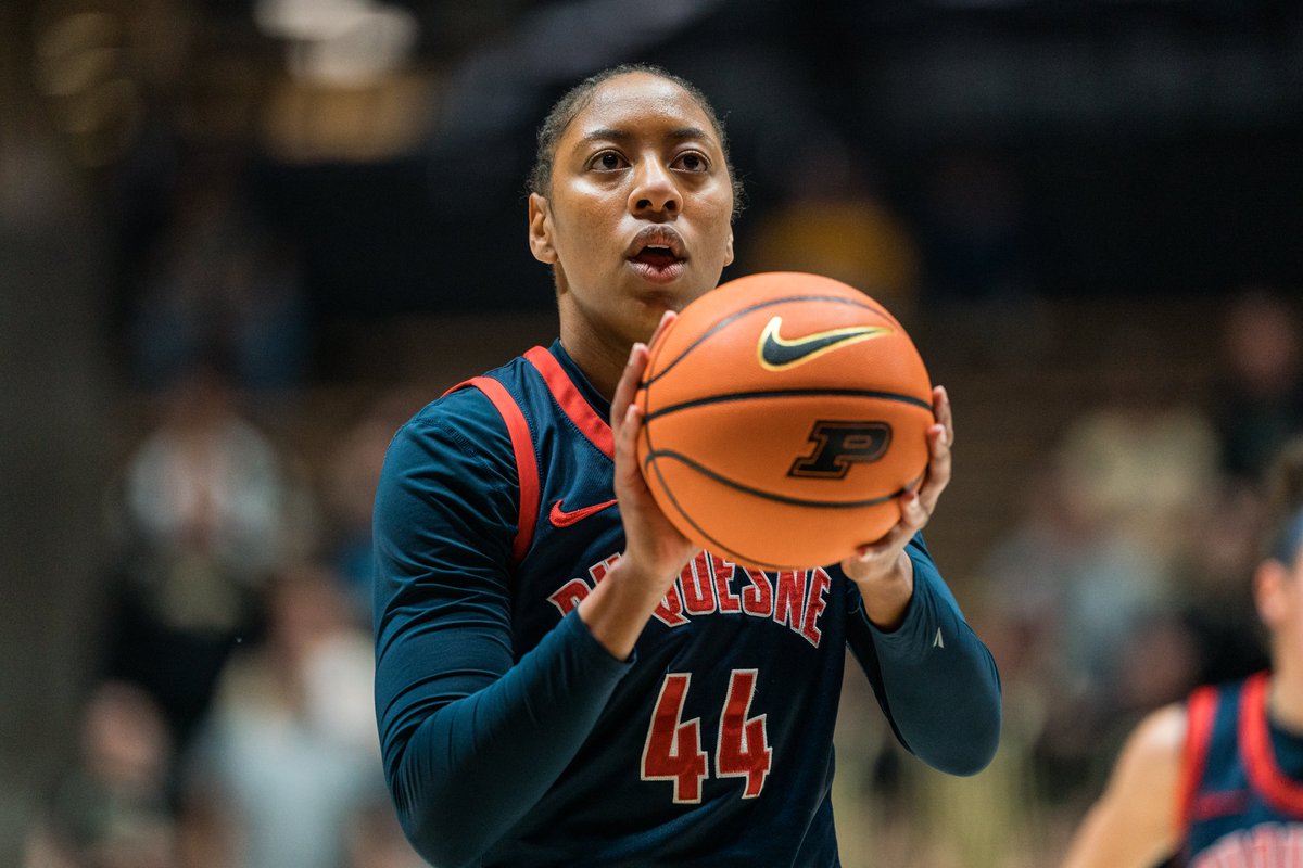 Timeout Duquesne, 4:48 Purdue is currently 4-of-6 from the field to begin the half. Dukes shooting just 22.2 percent for the quarter. Purdue: 40 Duquesne: 28 #GoDukes