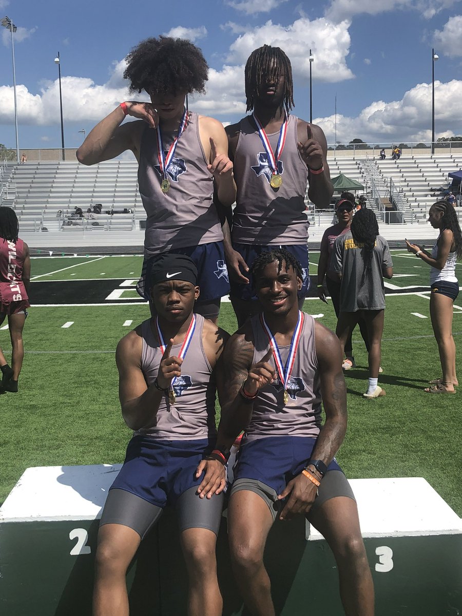 se_bron's tweet image. Huntsville invitational 📍

🥇4x100 41.9 pr. - 3rd leg ! 
4️⃣th 100m 10.77 pr.