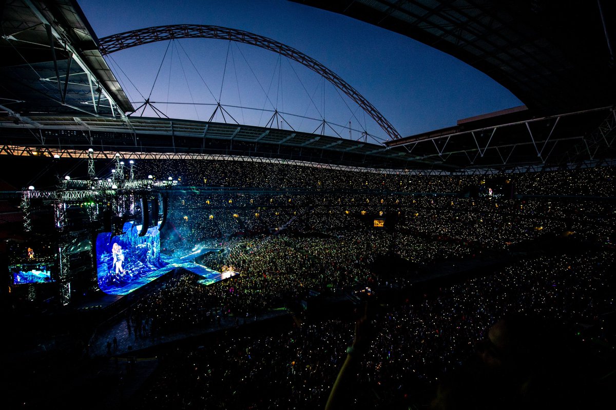 Shows com mais público - REPUTATION WORLD TOUR 📊

#1. Accor Stadium, Sydney: 72,805
#2. Wembley Stadium, London: 71,713
#3. Croke Park, Dublin: 66,517
#4. Docklands Stadium, Melbourne: 63,027
#5. Ohio Stadium, Columbus: 62,897
#6. State Farm Stadium, Glendale: 59,157