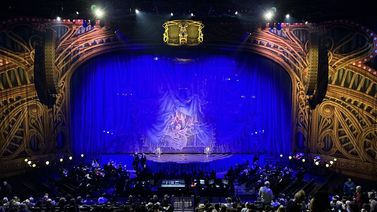 Hey, we’re at the premier of @Cirque’s Corteo at the @PPLCenter! The show starts soon, but you can check out our story at @LVNewsdotcom tomorrow. (Psss: tickets are still available for the weekend shows!)