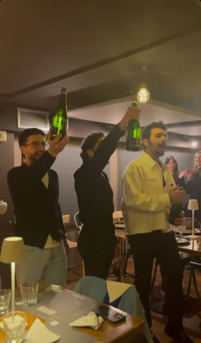 thess_efi's tweet photo. 🎉✨🍾 #ilvolo #AdAstra https://t.co/QBb2V1soeO