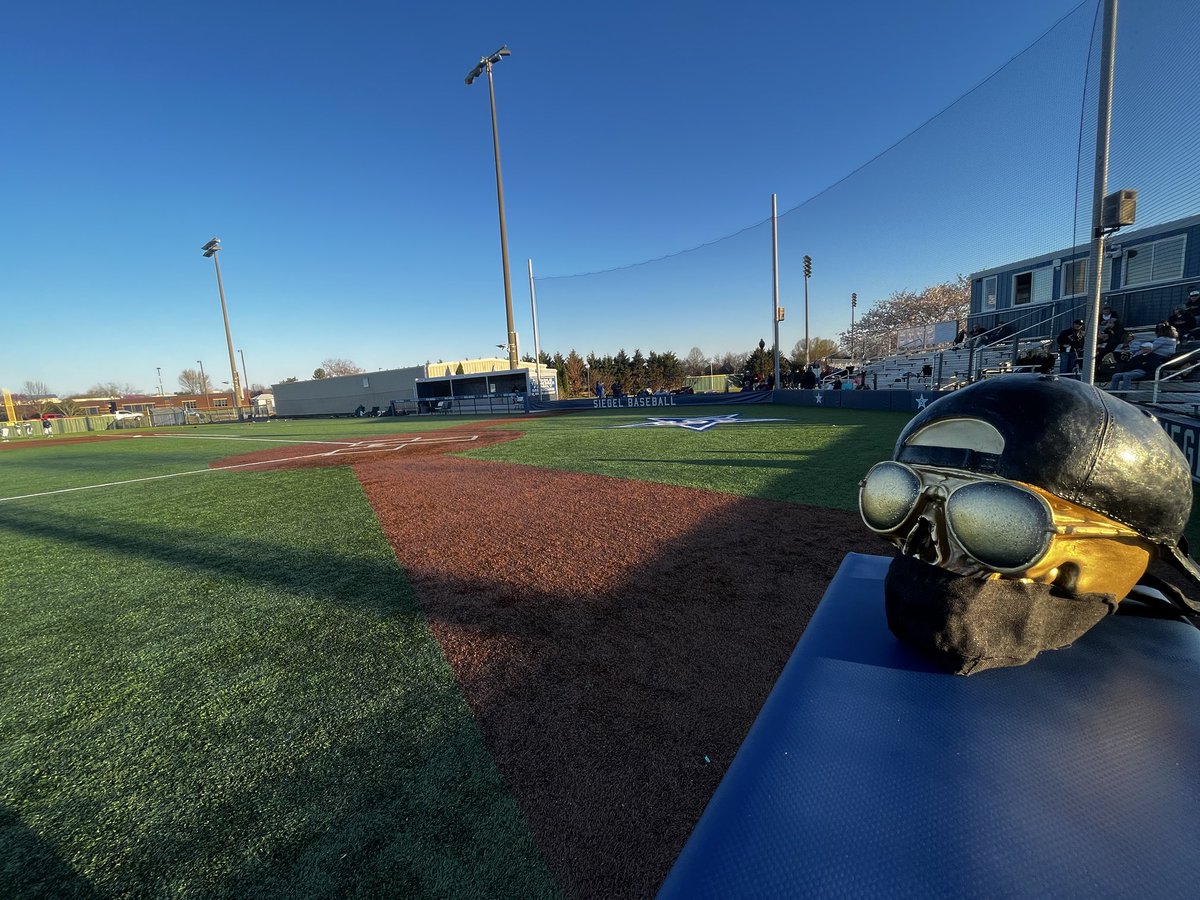 Game 1 in TN Siegel Smiegals! #MillerTime