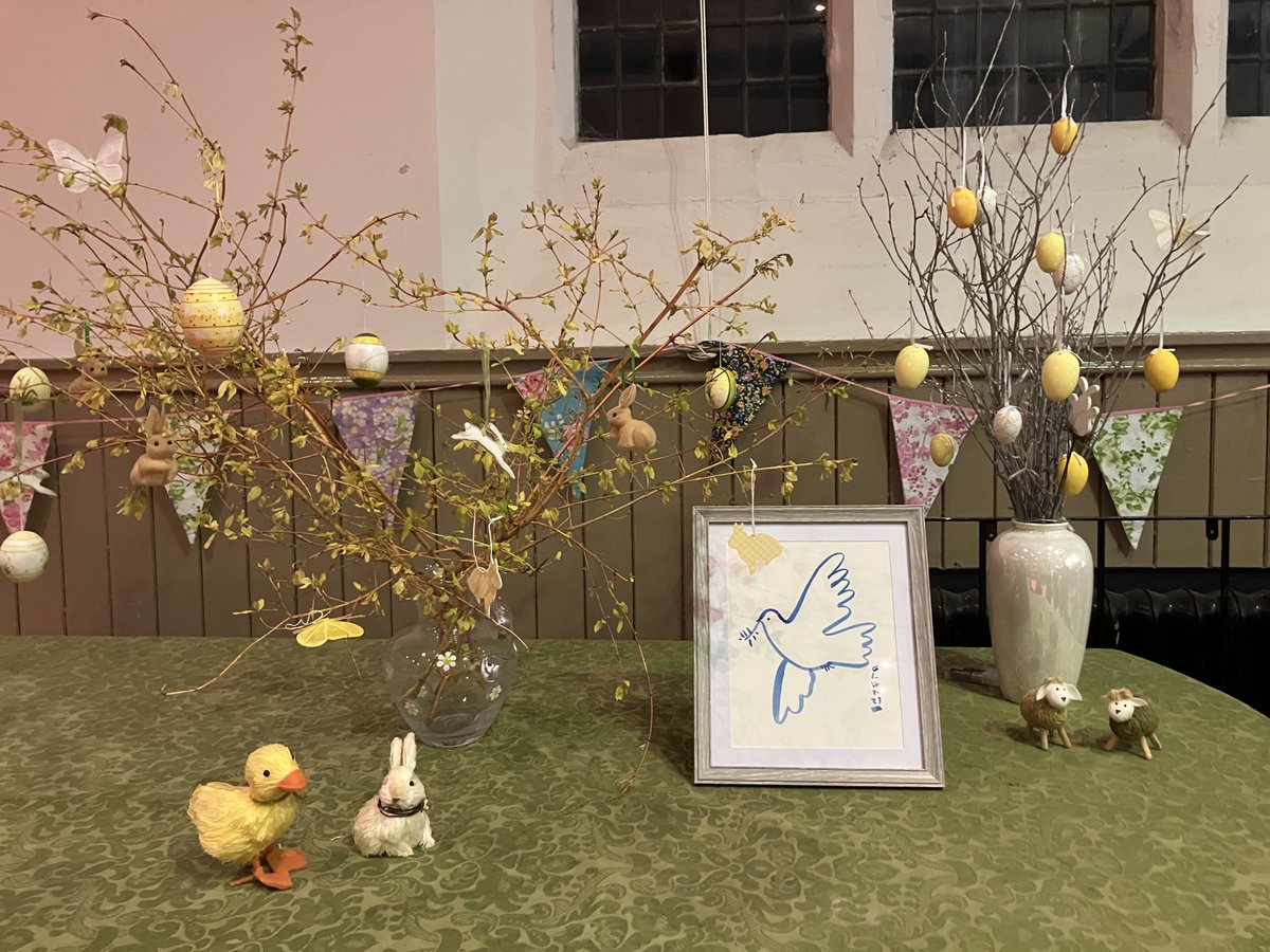 katierosewindow's tweet photo. Big thanks to the wonderful singers from Welcome Choir and Carers Support Centre Choir and all our friends and family for a lovely Spring Celebration on this super blustery evening. 🌸🐥🦆 https://t.co/JMG0Ha69pC