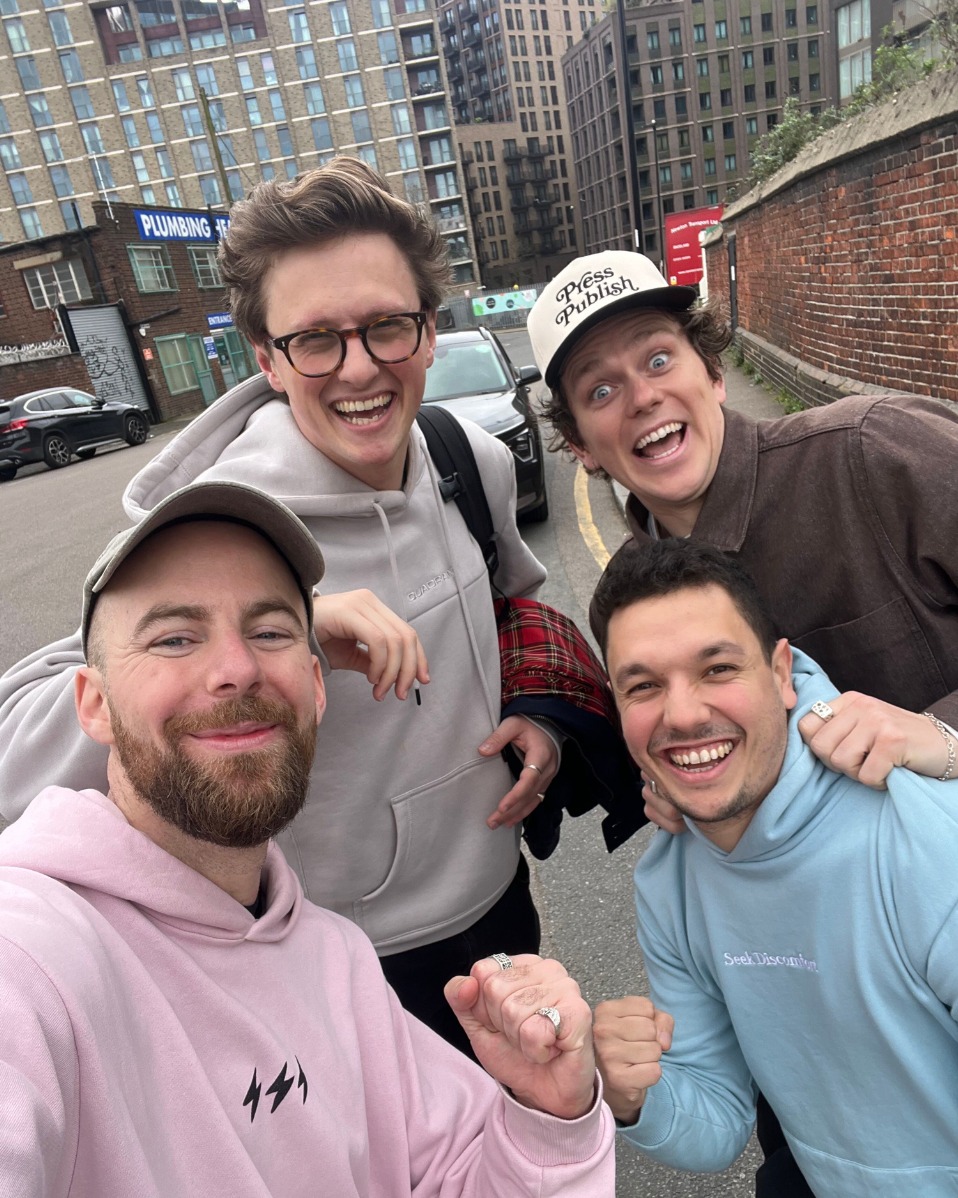 Such a good time with our friends @zacalsopp and @max_fosh filming our last episode :) Who do you think we should collab with in future stories? Most importantly: we love Luton