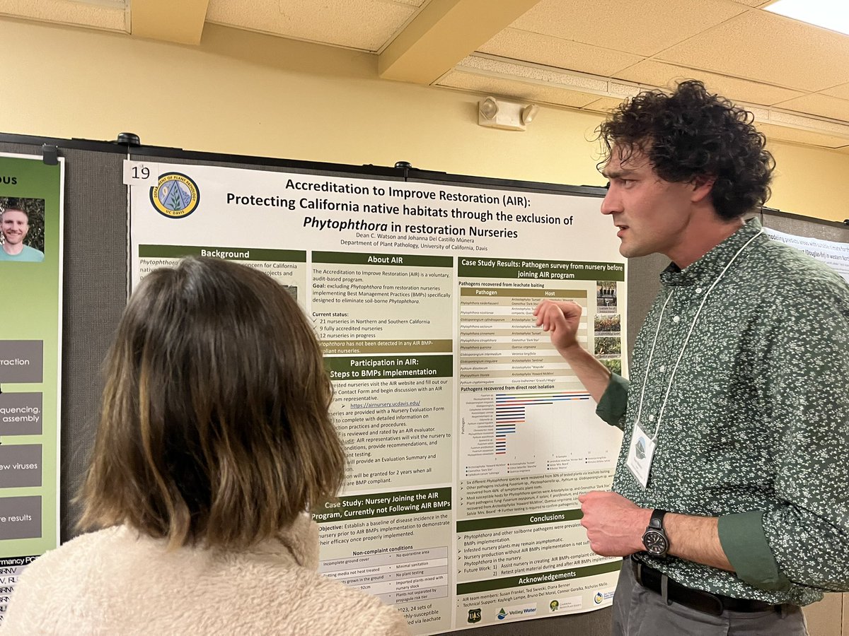Johadelcpp's tweet image. The Del Castillo Lab members @GHPathUCDavis did a great job at presenting some of our research in ornamental pathology! #APSpacific @Ruchiikashyap @UCDPlantPath