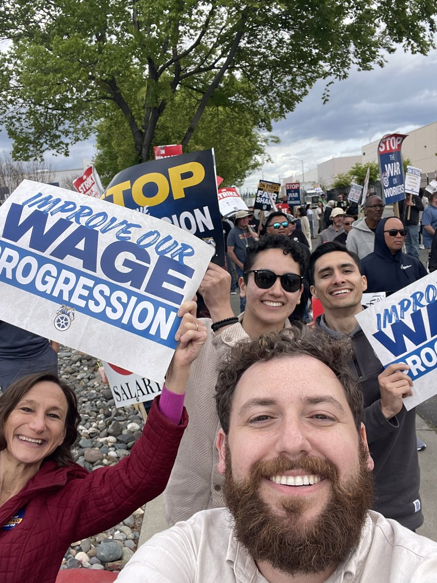 Out on the @Teamsters Local 150 picket line at AmerisourceBergen. Thanks to the hardworking leg staff at @CaliforniaLabor for joining us 💪#NoContractNoPills