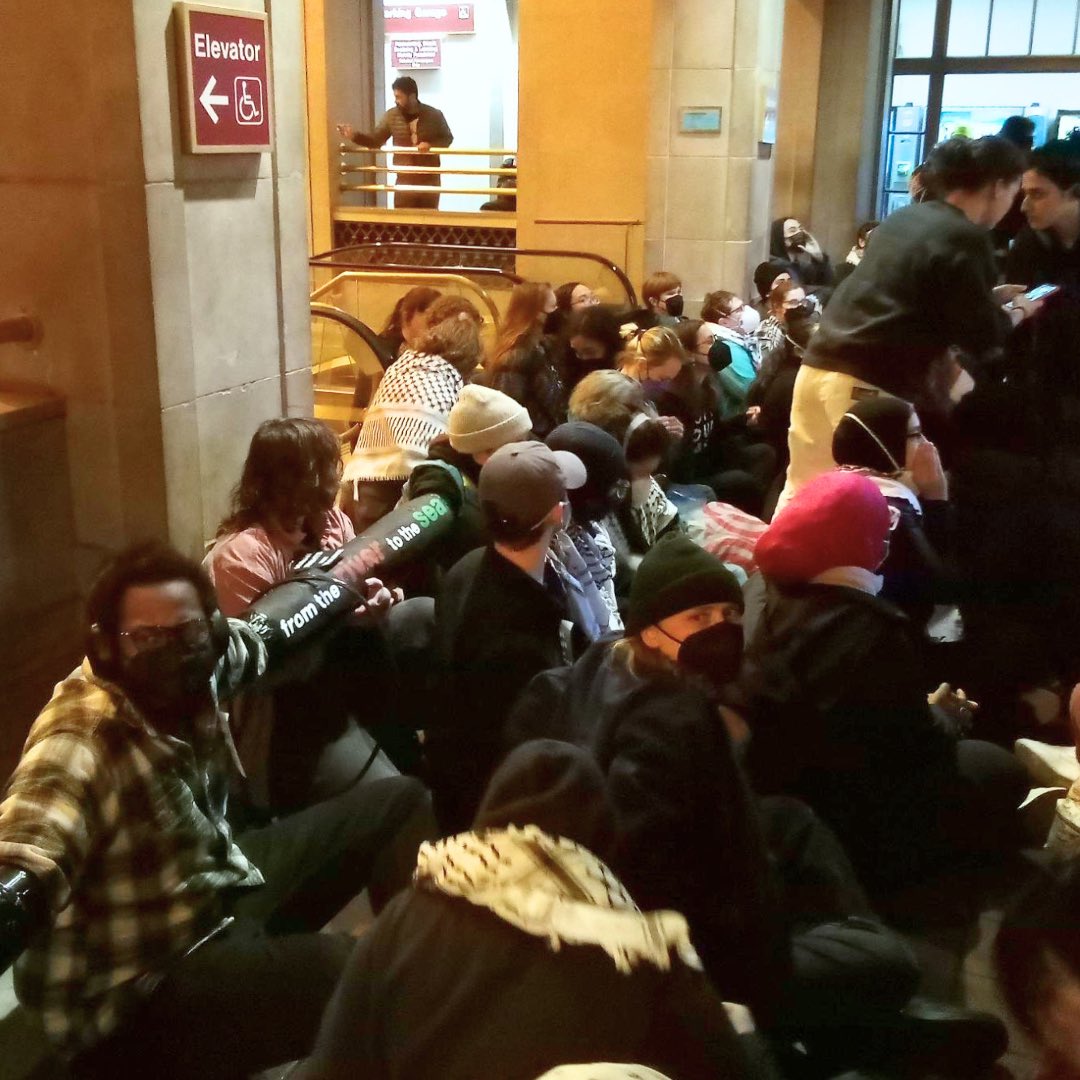 BREAKING: Protestors from greater CT have shut down Union Station in New Haven🚨🚨 Dozens have halted traffic in the area to call attention to local officials' complicity in the ongoing genocide in Gaza. calling for for @reprosadelauro to #DivestFromDeath #ShutItDown4Palestine l