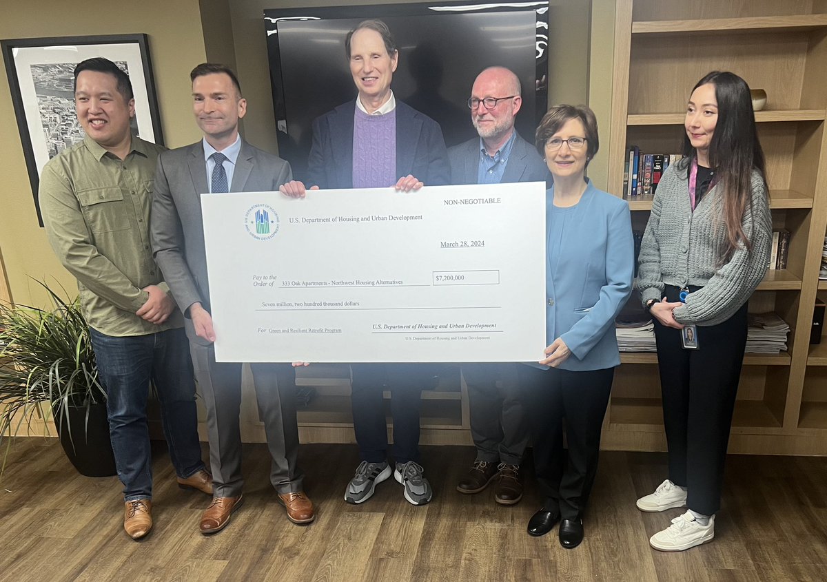 Gratified the green resilient retrofit program I worked with @RepBonamici to pass into law has produced this $7.2 million @HUDgov investment in Northwest Housing Alternatives and its low-income housing for seniors here in Portland and statewide