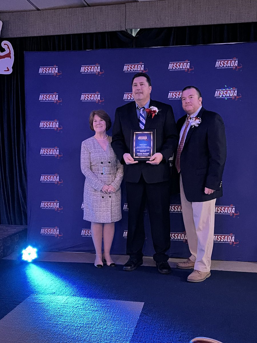 Congrats to Dave Palazzi who was the District 3 Ted Damko award nominee! @LeomAthletics