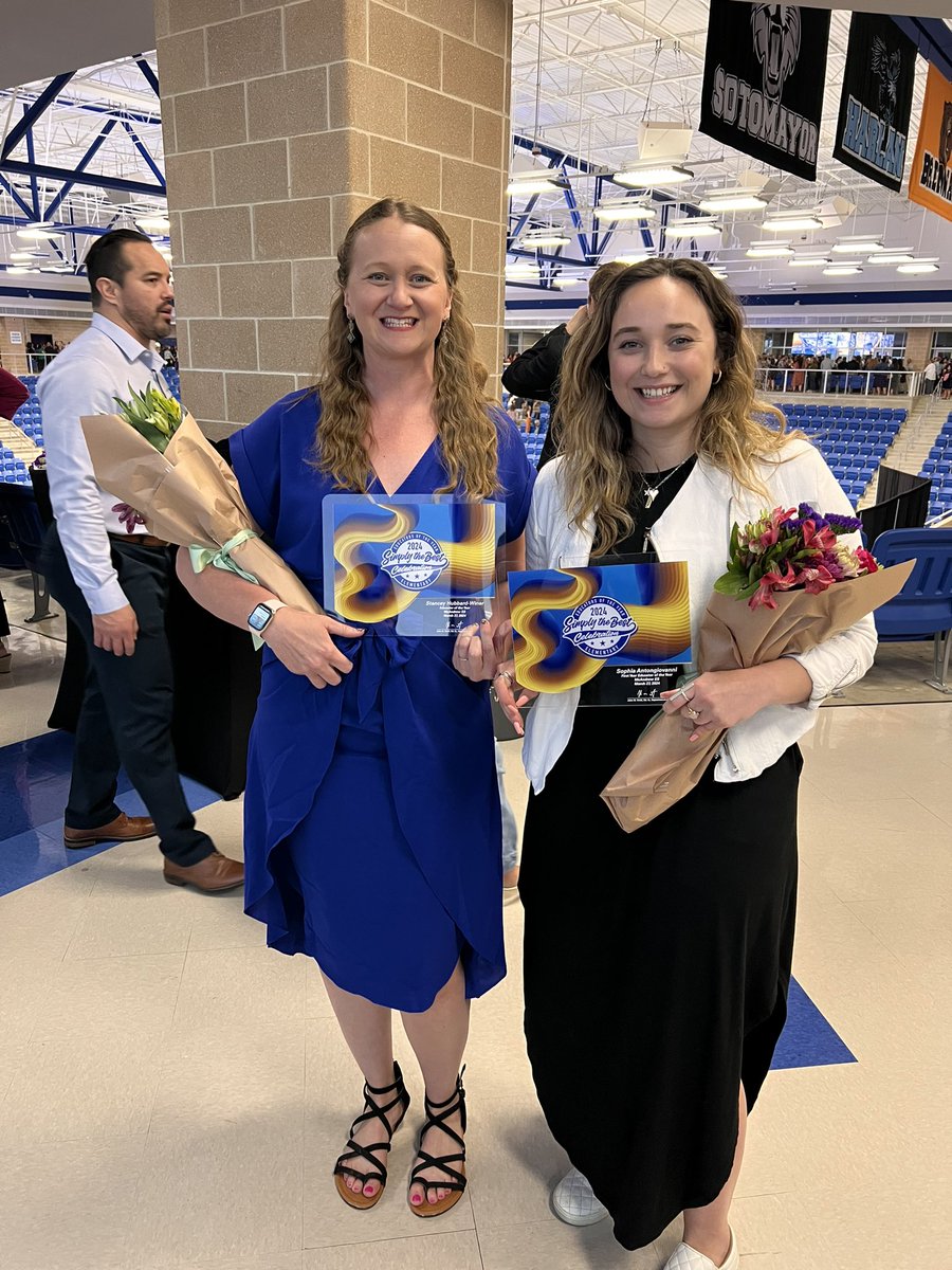 Congratulations to our Educators of The Year, Mrs. Winer and Ms. Antongiovanni!We had fun celebrating their accomplishments. 👏🏻🎉@McAndrewSTEM