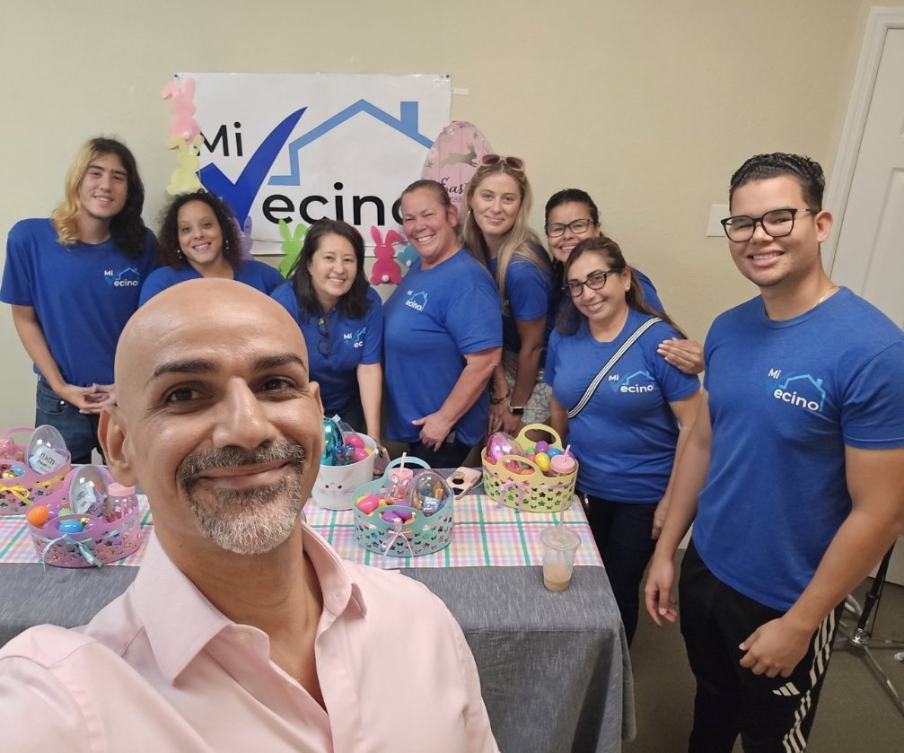 Team selfie at our Central Florida office Easter celebration!!🥰🐣🌸 We love being vecinos!!🩵💙