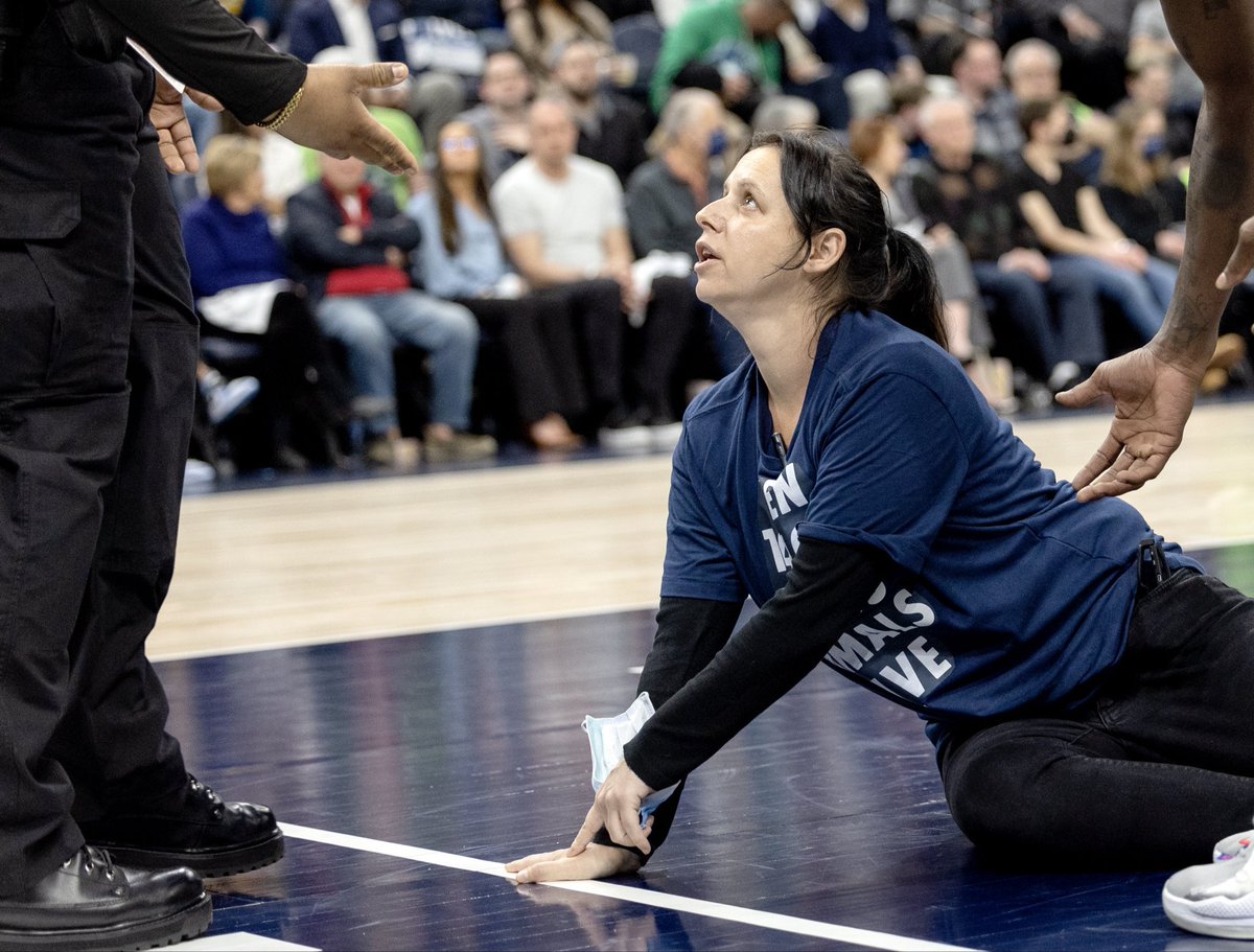 GLEN TAYLOR BURNS NBA FRANCHISES ALIVE