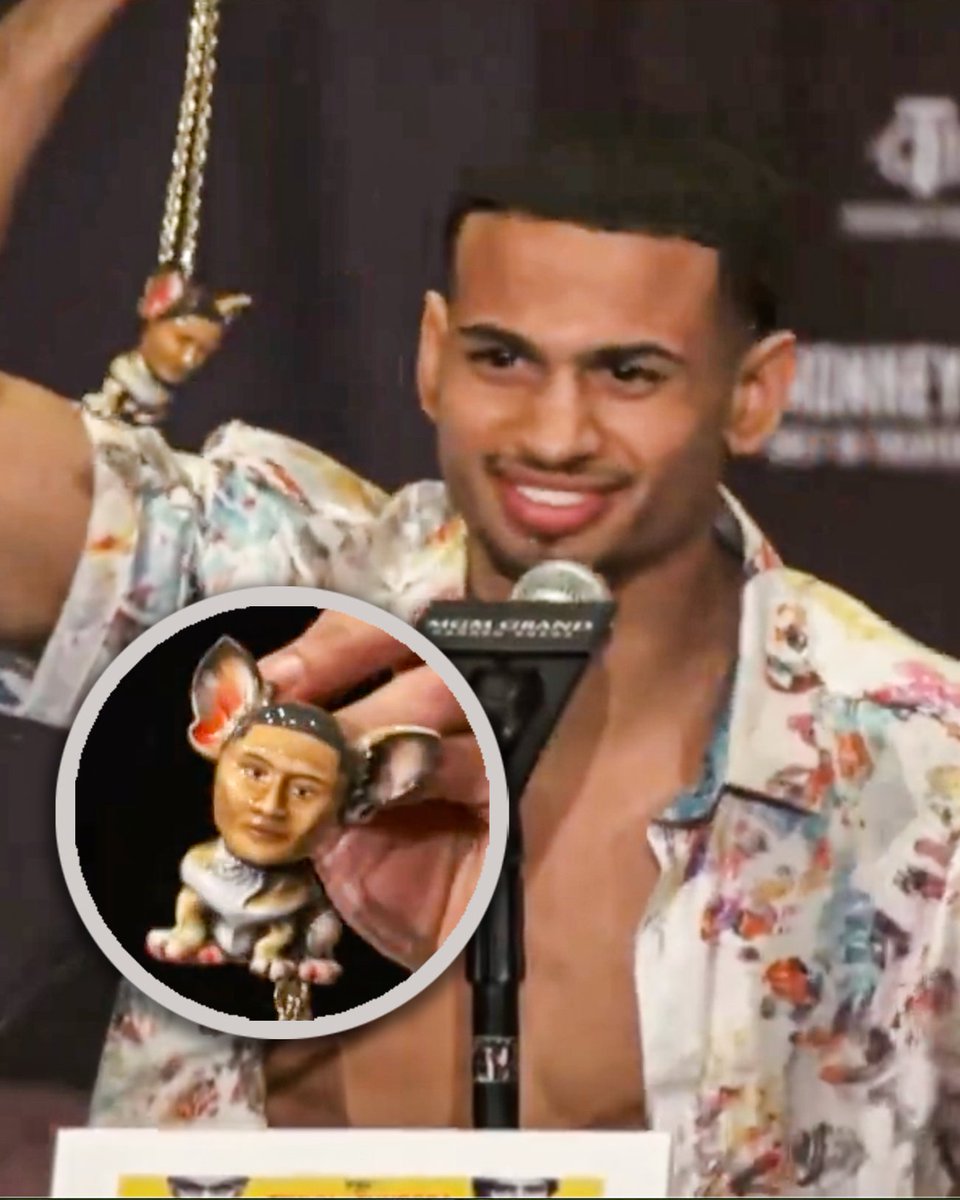 Rolly Romero wore a “Chihuahua Cruz” chain to his presser with Isaac “Pitbull” Cruz 😅