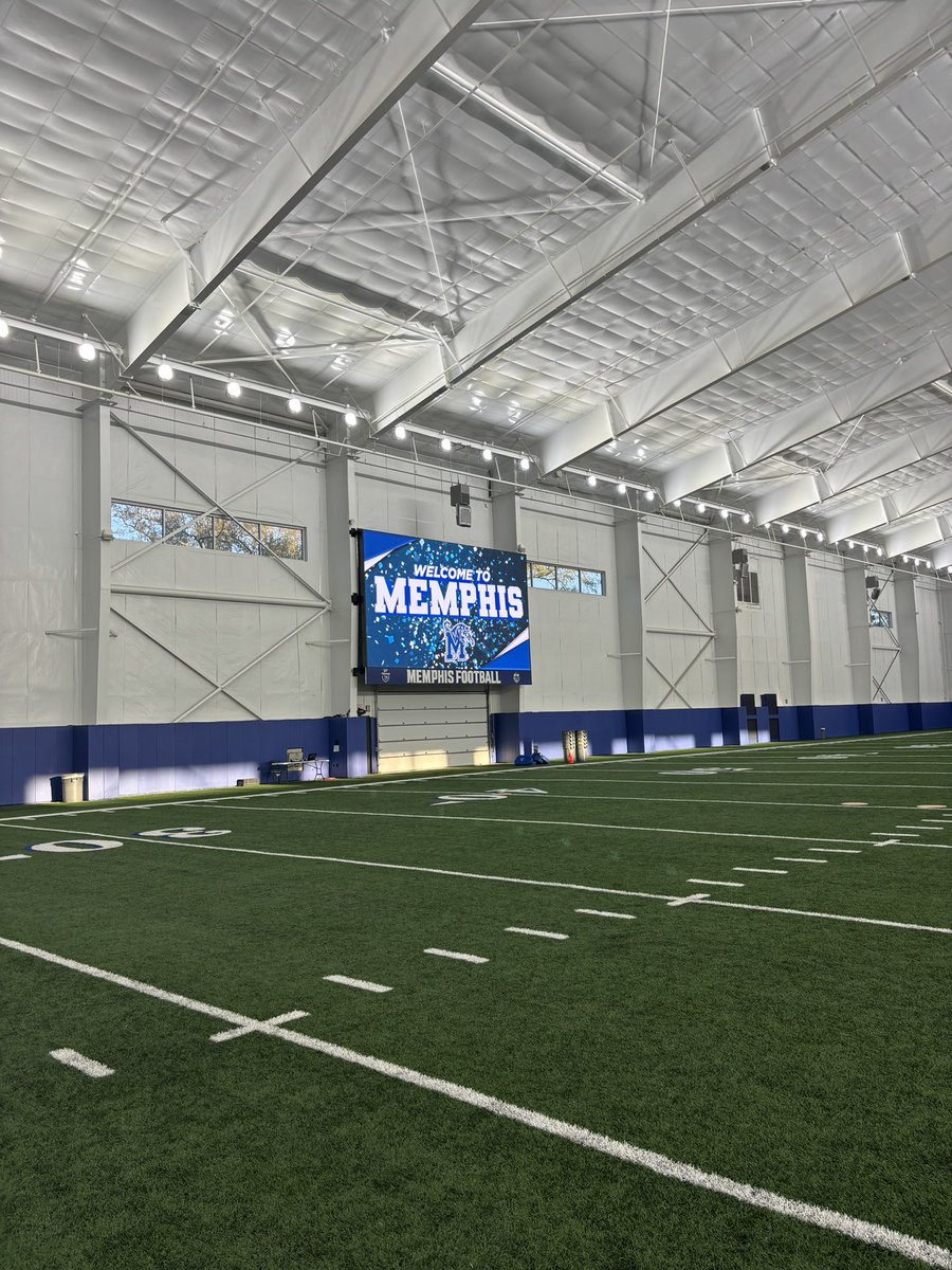 Thank you Memphis for having me at a practice! It was great seeing the facilities and the team. @HankinsJordon @RSilverfield @SHSProspects @bvav48 @CoachVentura_