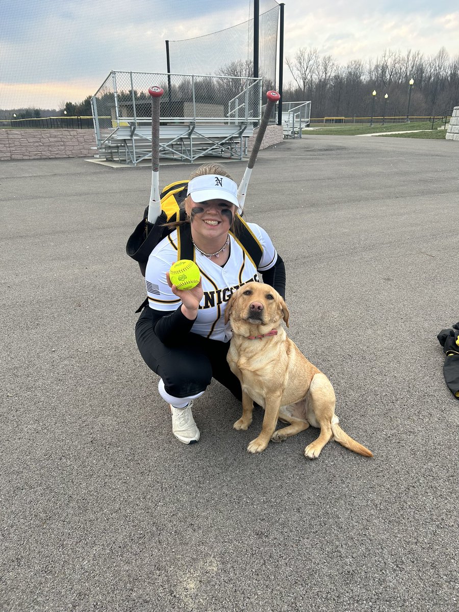 Had a great time seeing my girls back to back this week! So far I have a .600 BA and a .667 OBP with 2 home runs on the season . Thanks for the home run pitch Sara!🤍@EddieChevalier @laserssilver @mzerkleee @nix131313 @UFOilerSoftball @NCSA_Softball